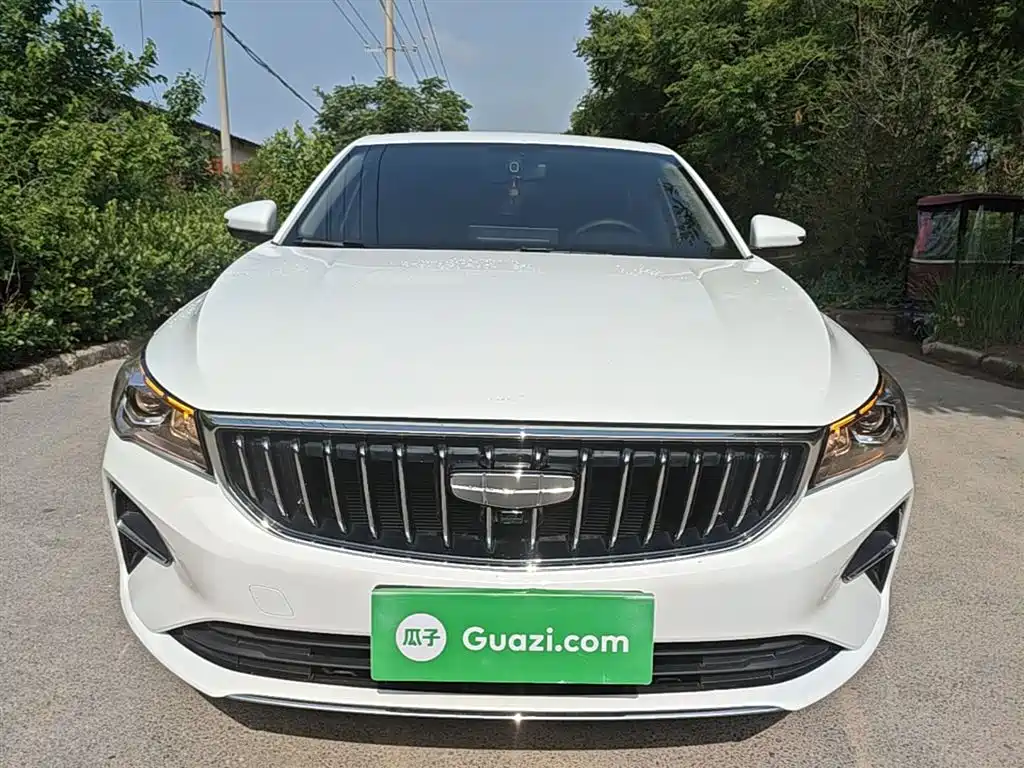 Geely Emgrand 2025 4 1.5L CVT