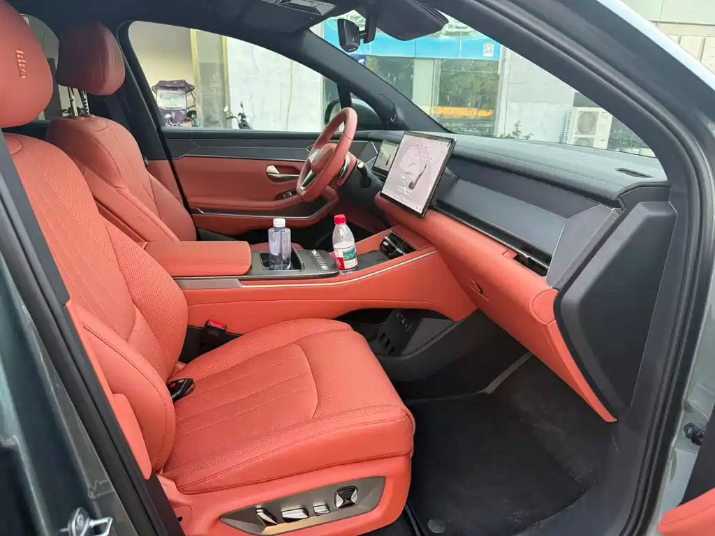 BYD Tang L L 2025 DM 175KM