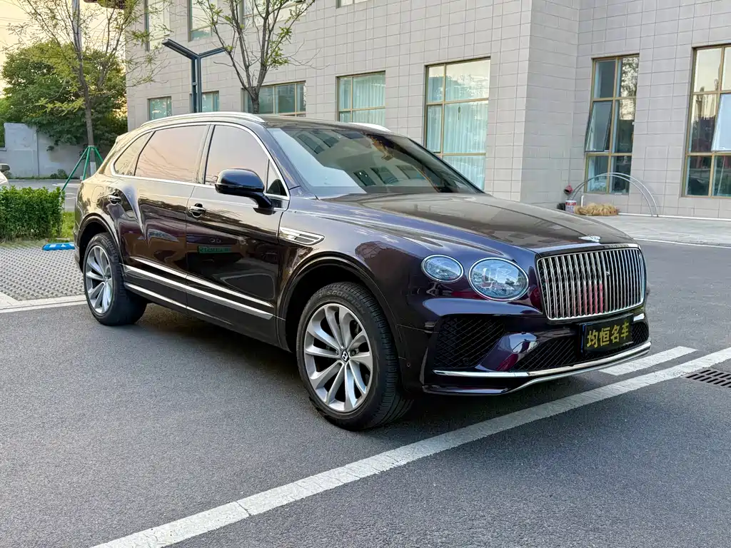 Bentley Bentayga 2023 4.0T V8 Long Wheelbase Edition