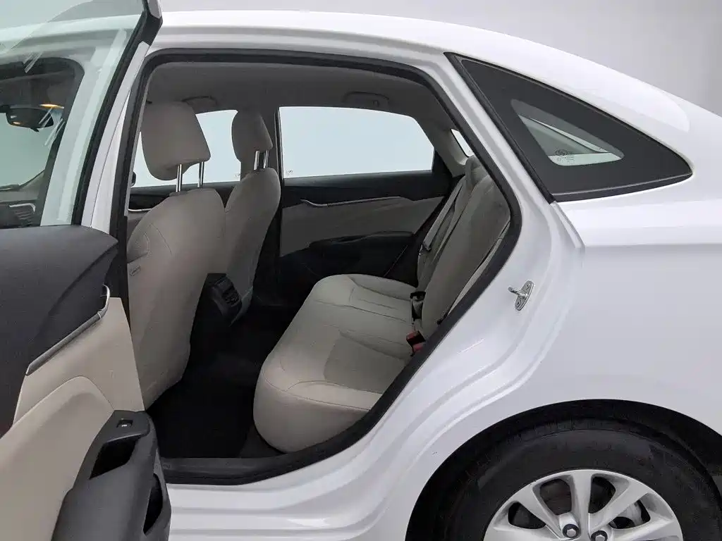 Buick Excelle — миниатюра 15