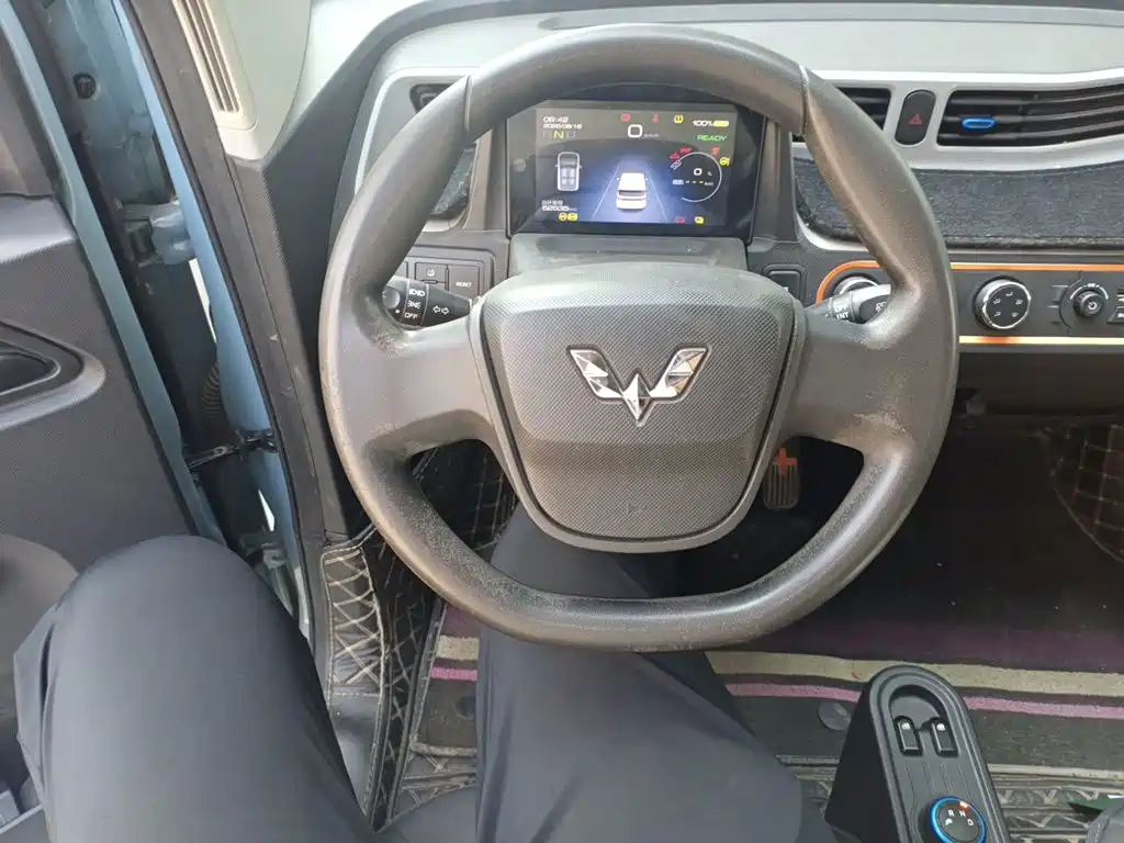 Wuling MINIEV — миниатюра 3
