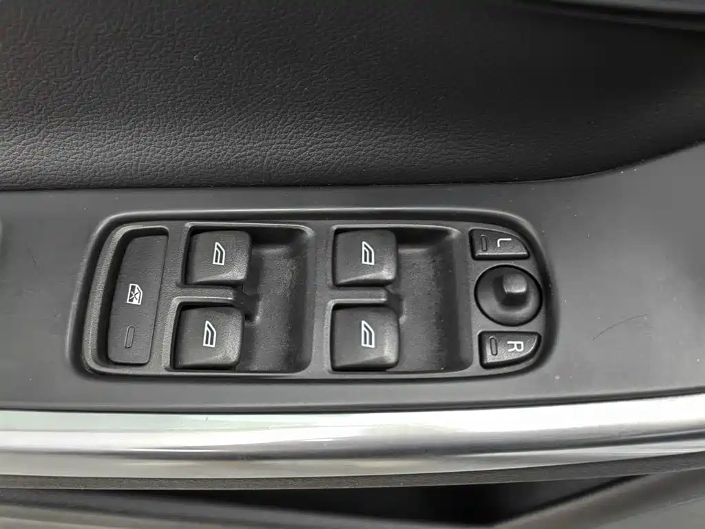 Volvo S60 — миниатюра 9