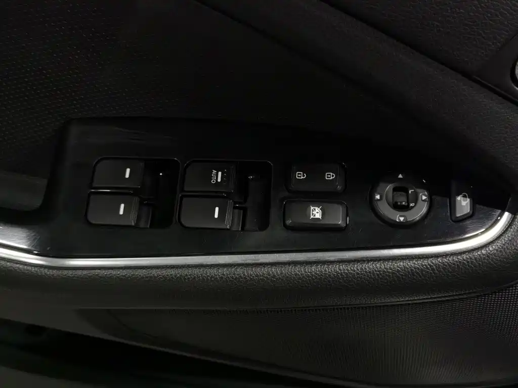 Kia K5 — миниатюра 9