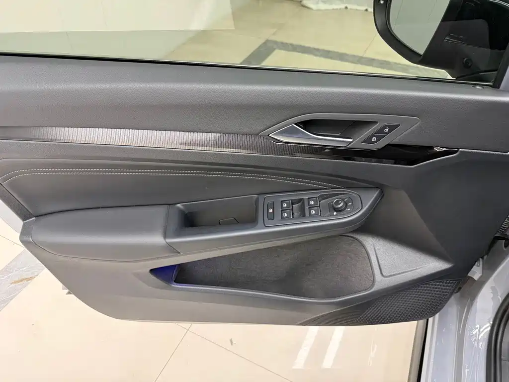 Volkswagen Golf — миниатюра 13