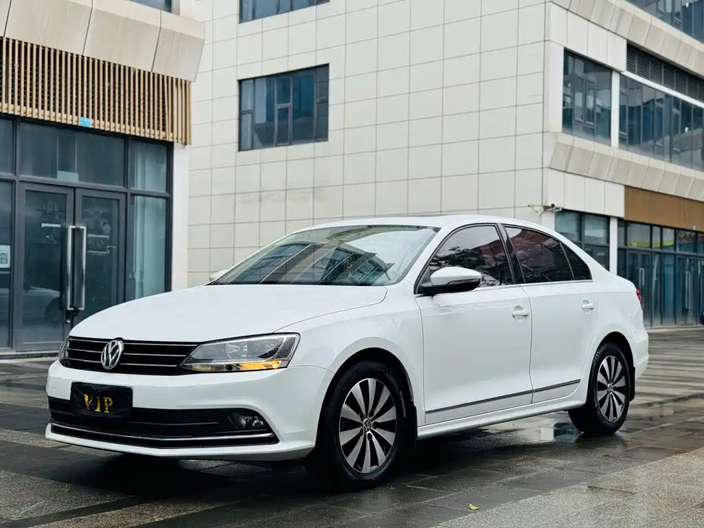 Volkswagen Sagitar 2018