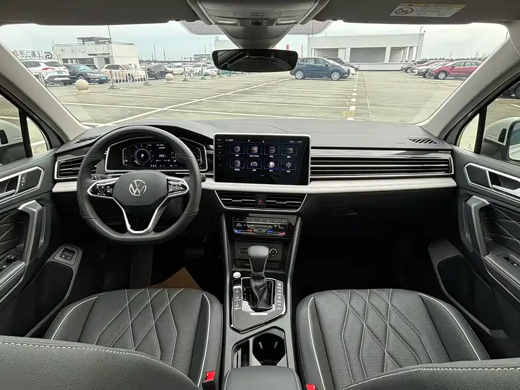 Volkswagen Tiguan L PHEV — миниатюра 5
