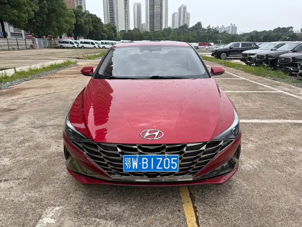 Hyundai Elantra 2021 1.5L CVT LUX Luxury