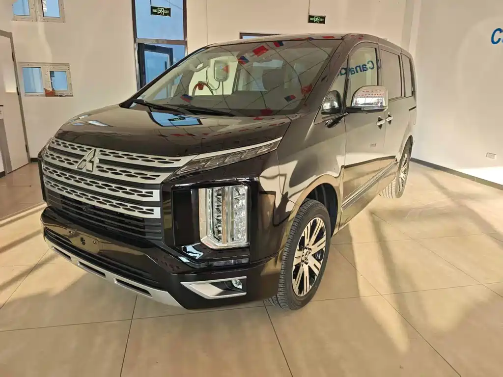 Mitsubishi Delica — миниатюра 3