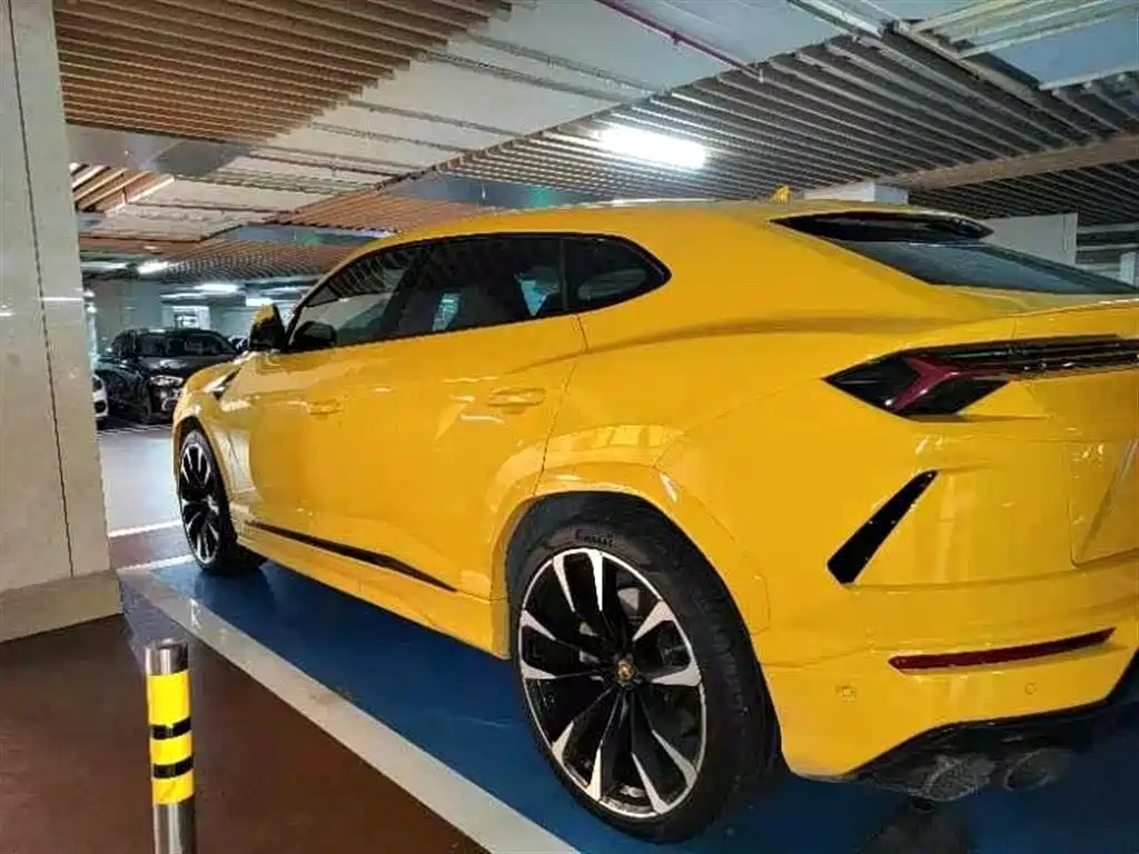 Lamborghini Urus 2021 4.0T V8