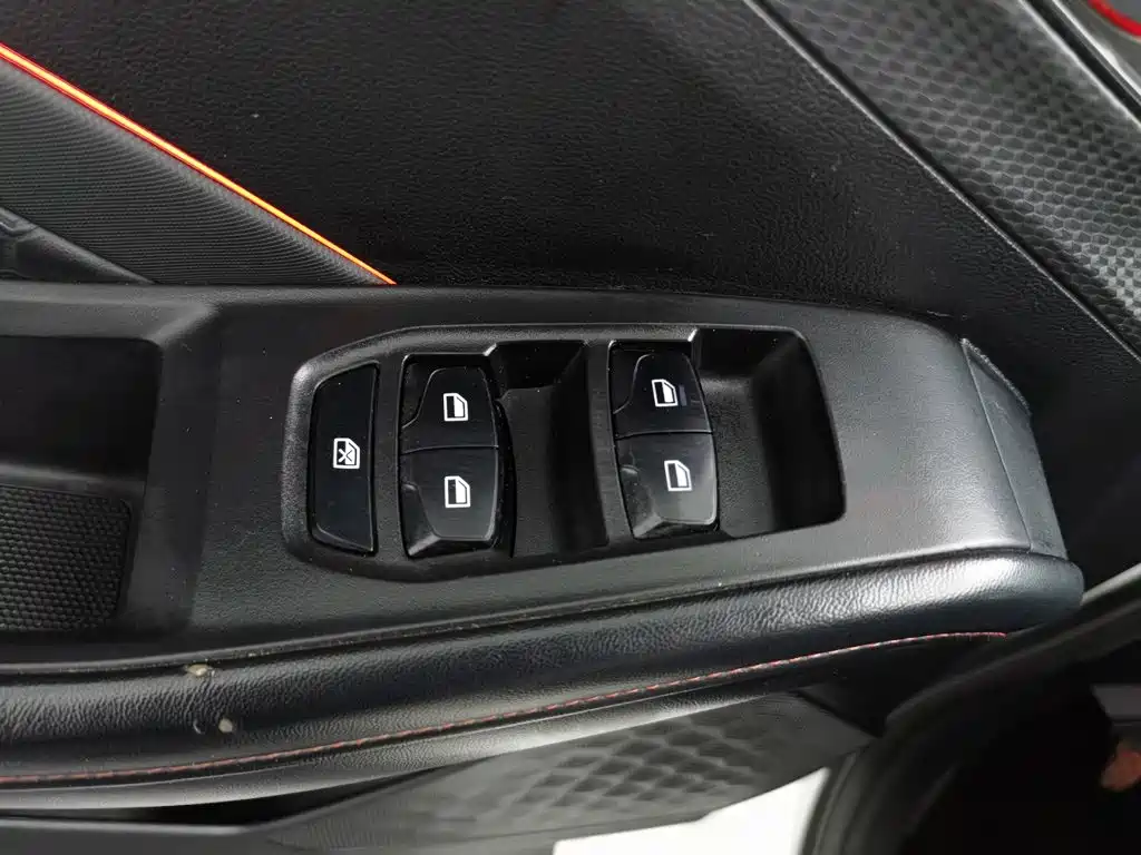 MG MG5 — миниатюра 9