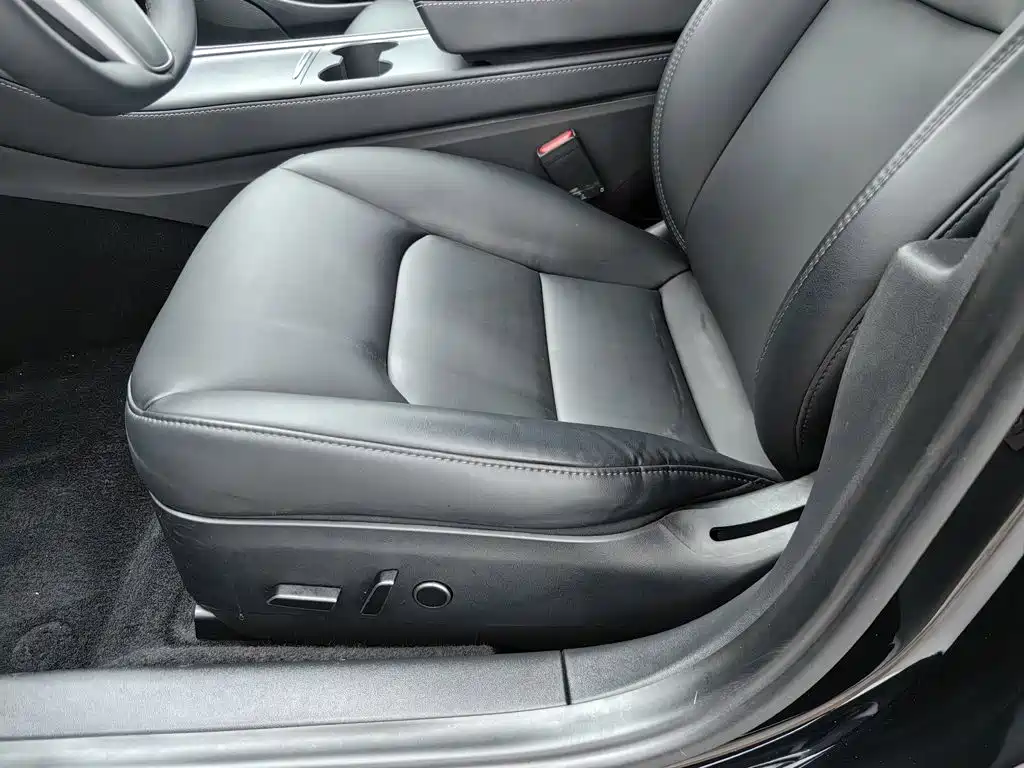 Tesla Model 3 — миниатюра 20