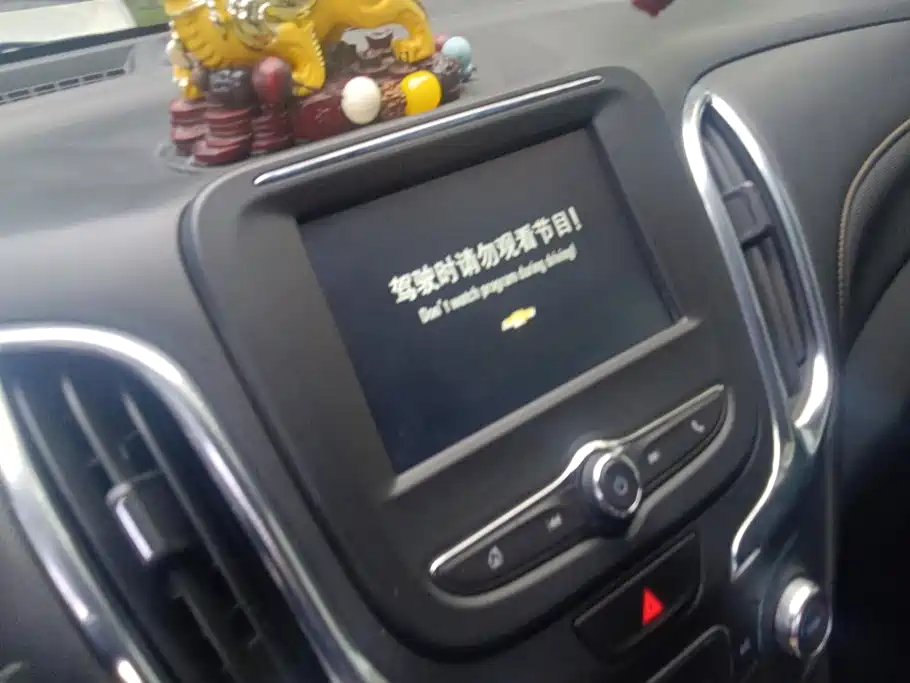 Chevrolet Equinox — миниатюра 13