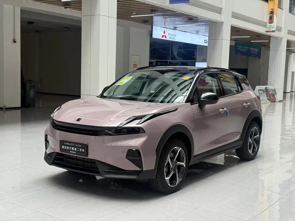 Lynk & Co 06 0