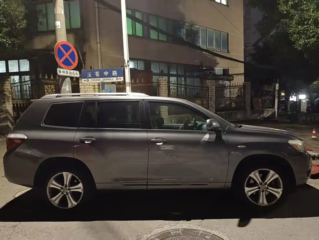Toyota Highlander — миниатюра 9