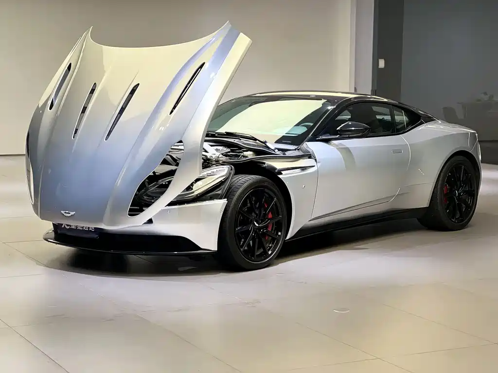 Aston Martin DB11 — миниатюра 2