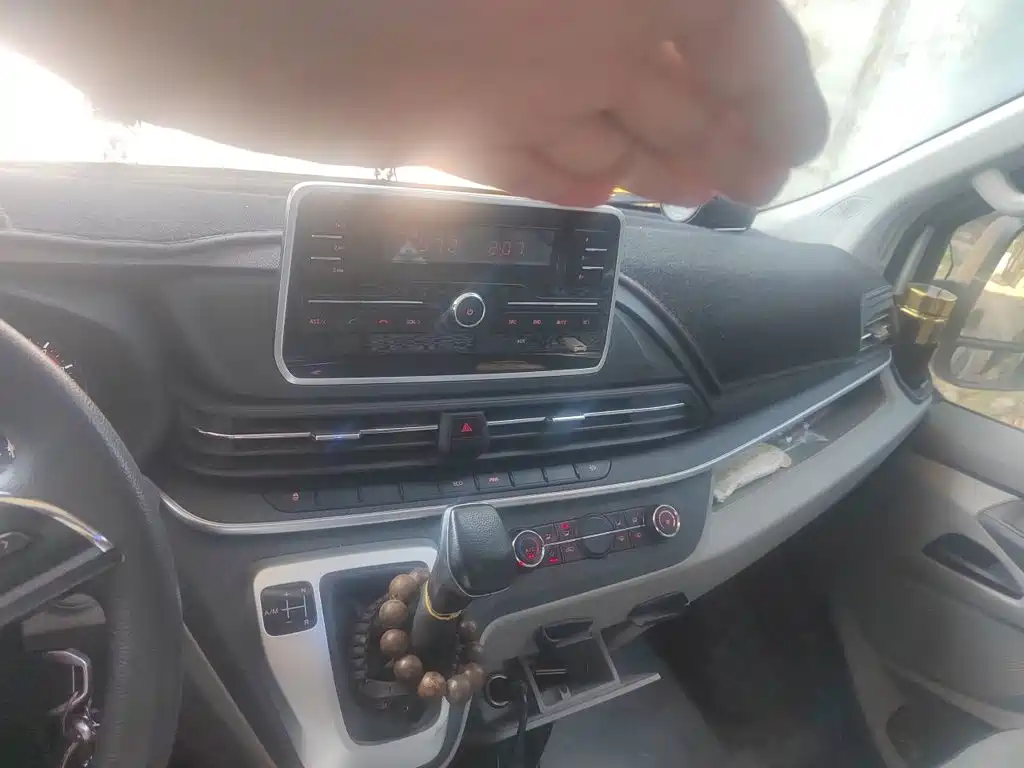 Maxus V90 — миниатюра 6