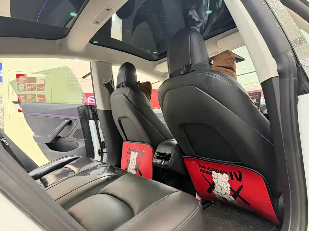 Tesla Model 3 — миниатюра 13