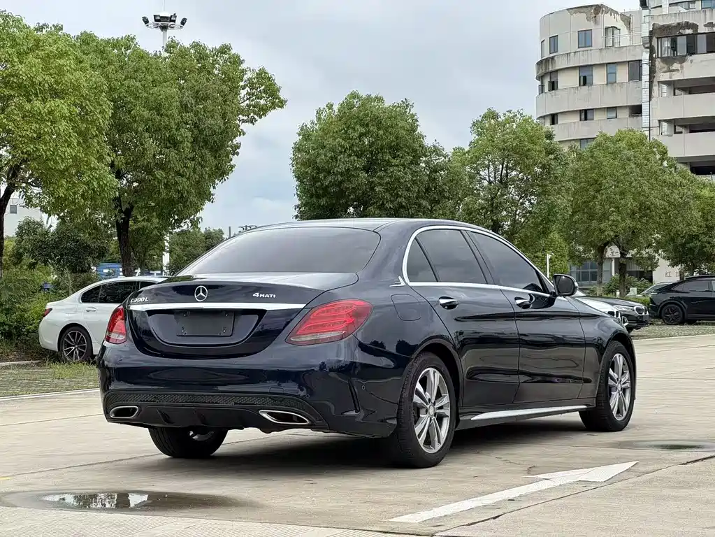 Mercedes-Benz C-Class — миниатюра 4