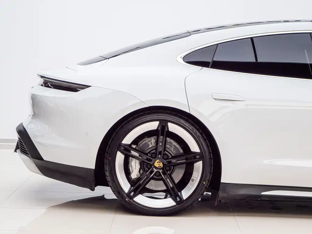 Porsche Taycan 2019 Taycan Turbo