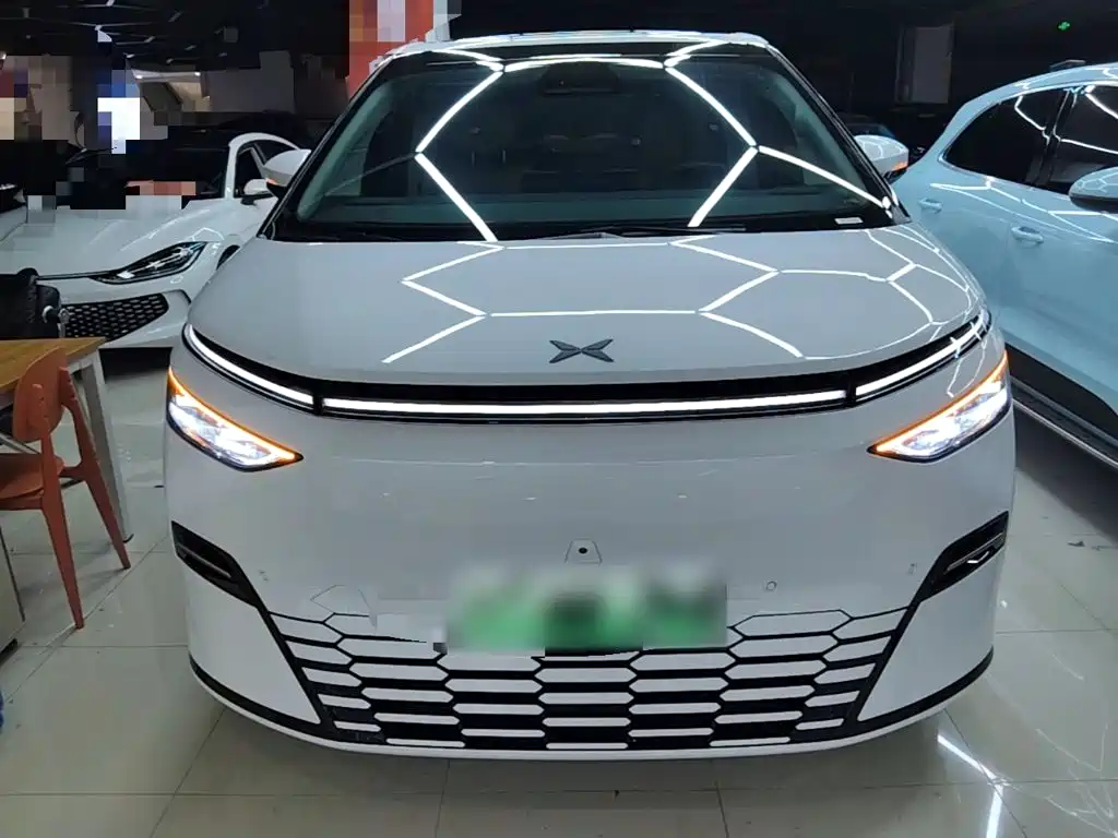 XPeng X9 — миниатюра 3