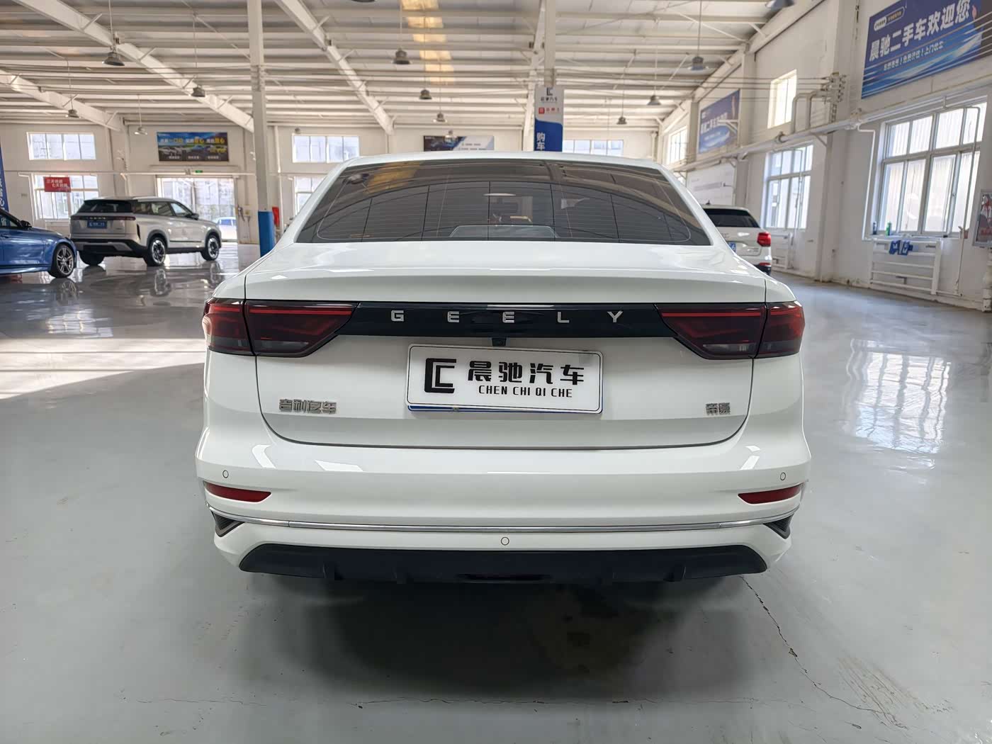 Geely Emgrand 1.5 л 2025 г. Белый, пробег 16000 км