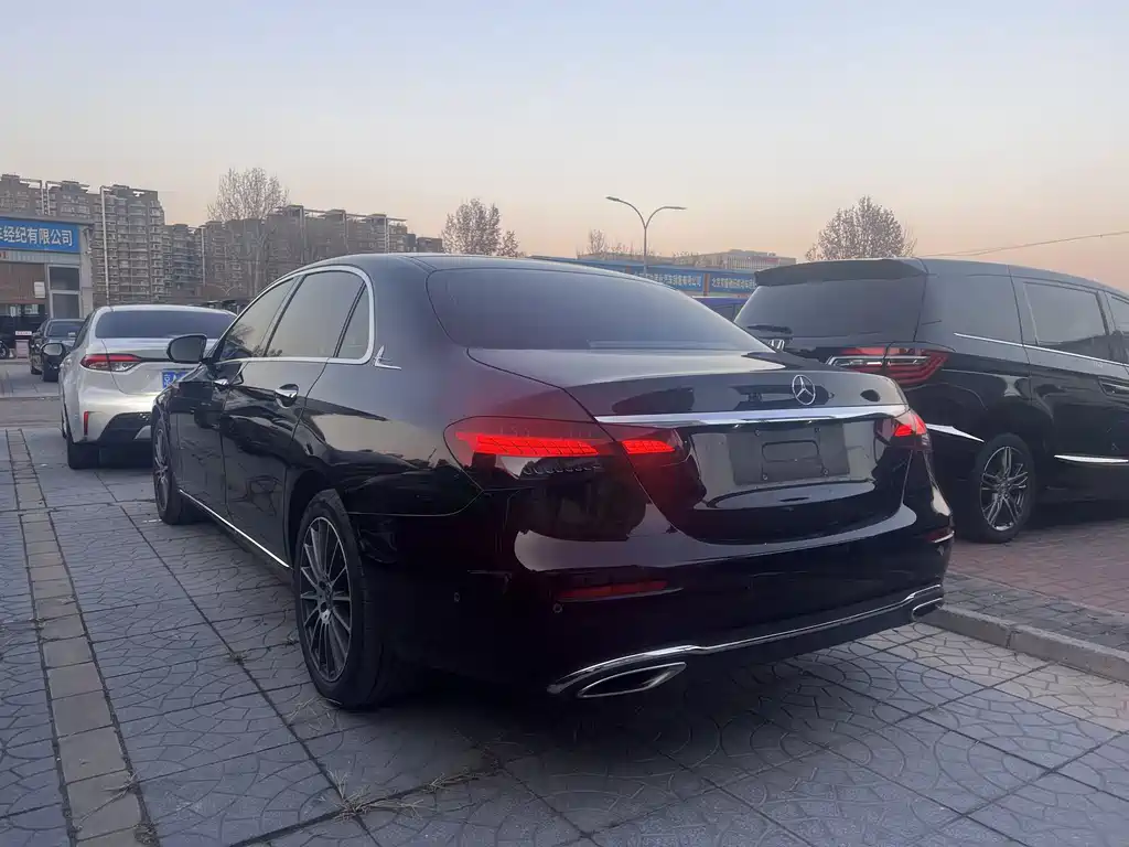 MERCEDES-BENZ E CLASS