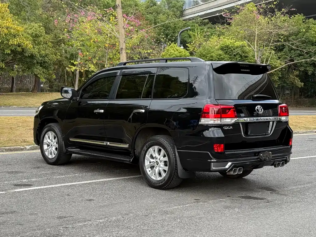 Toyota Land Cruiser 2017 4.6L