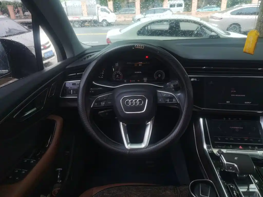 Audi Q7 — миниатюра 6