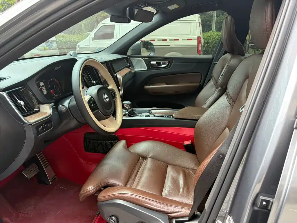 Volvo XC60 2021 T5 Sport