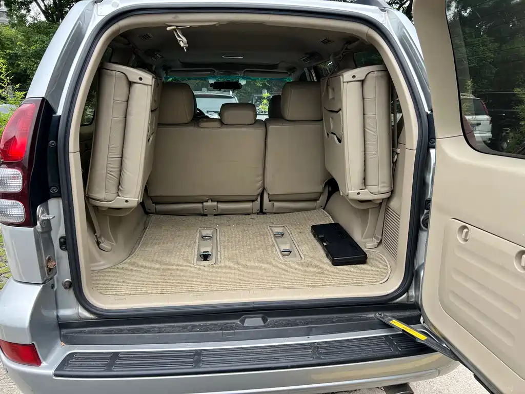Toyota Land Cruiser Prado 2006 4.0L AT VX