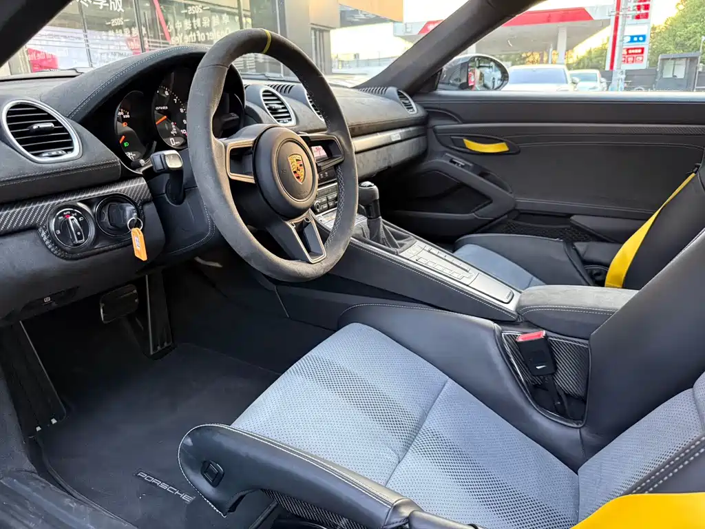 Porsche 718 2022 Cayman GT4 RS 4.0L