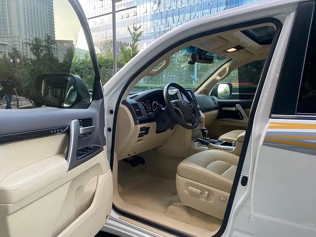 Toyota Land Cruiser — миниатюра 7