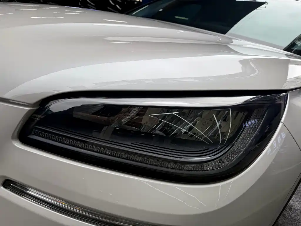 Lincoln Corsair — миниатюра 4