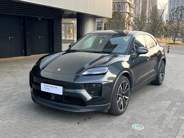 PORSCHE MACAN NEW ENERGY 2025