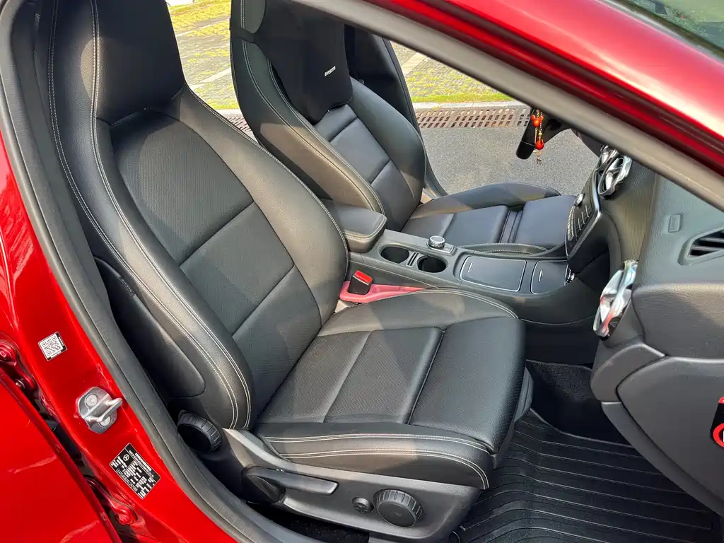 Mercedes-Benz GLA — миниатюра 24