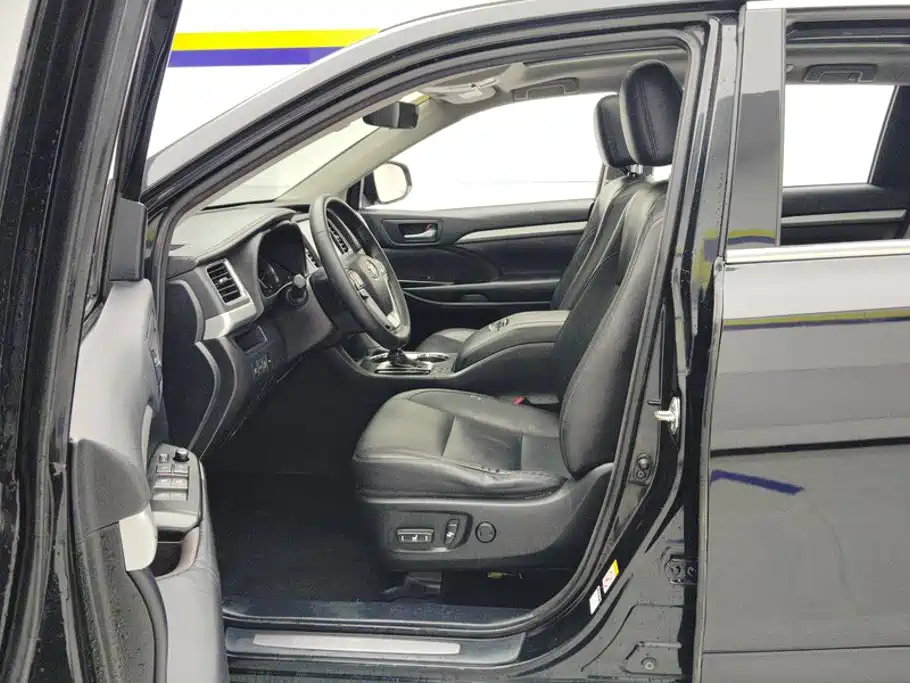 Toyota Highlander — миниатюра 9