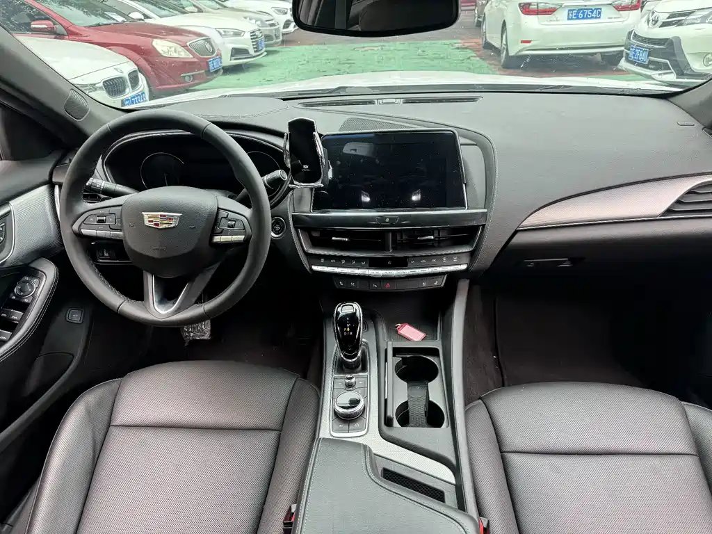 Cadillac CT5 — миниатюра 10