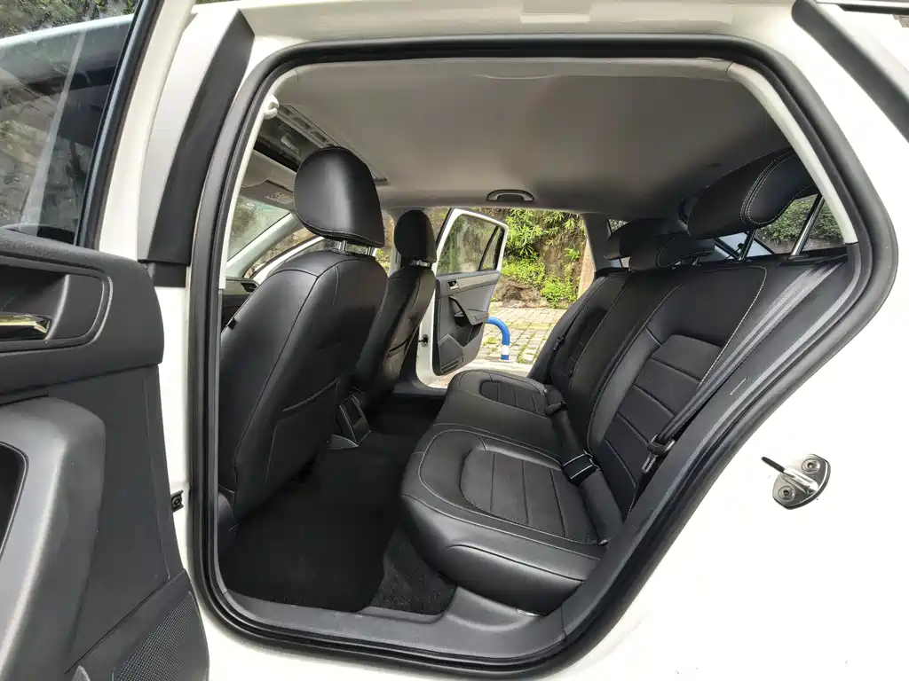 Skoda Rapid Spaceback Facelift 1.6L Auto Innovation Edition, фото 10