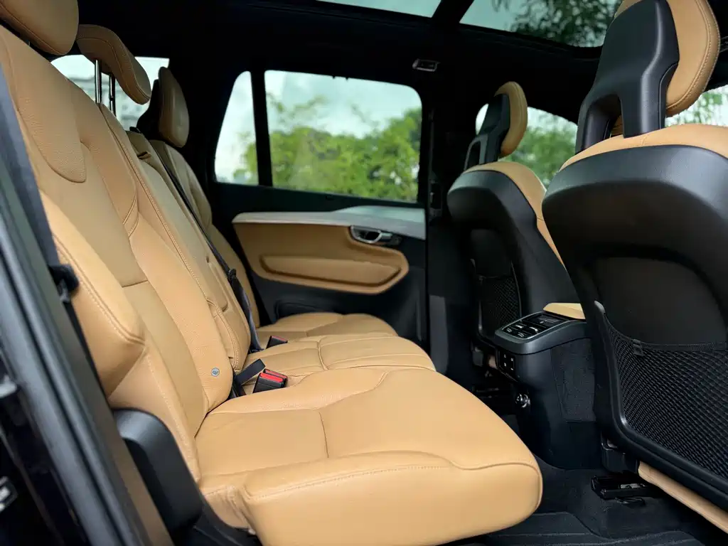 Volvo XC90 — миниатюра 20