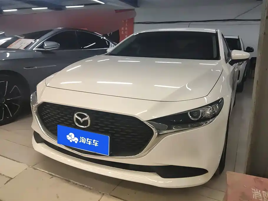 Mazda 3 Axela 2024