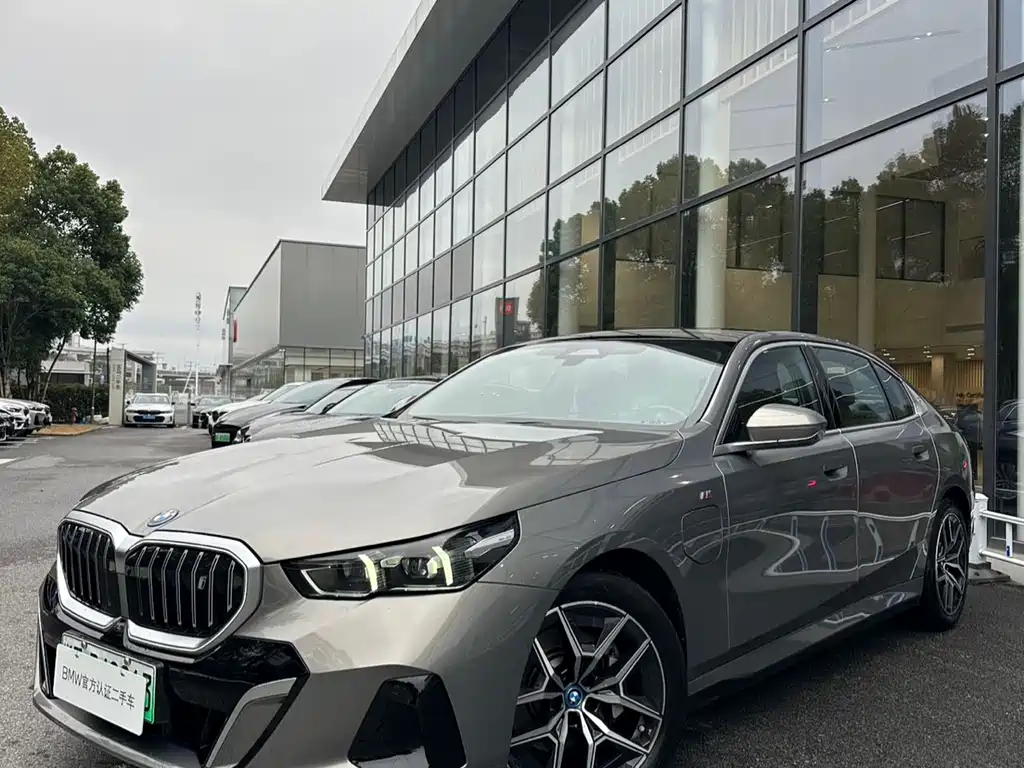 BMW I5