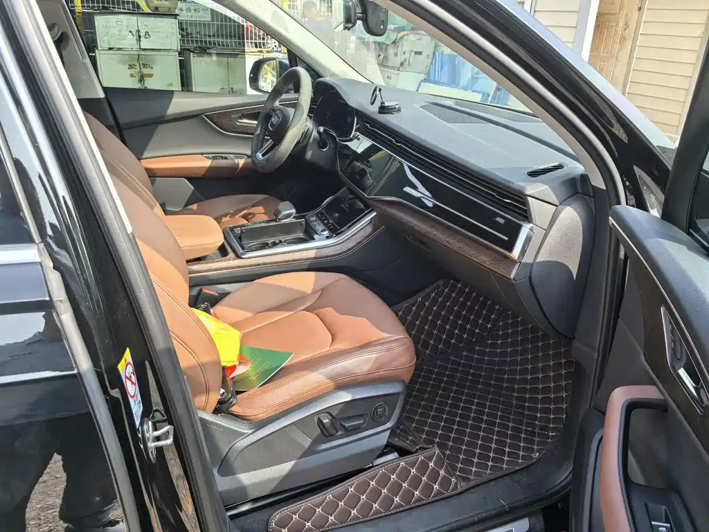 Audi Q7 — миниатюра 7