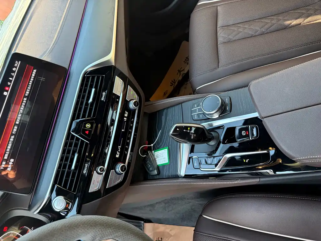 BMW 5 Series — миниатюра 27
