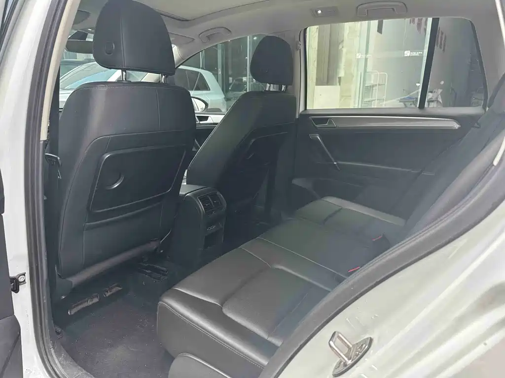 Volkswagen Golf Sportsvan — миниатюра 5