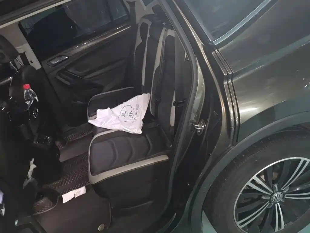 Volkswagen Tiguan L — миниатюра 15