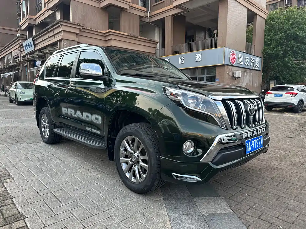 Toyota Land Cruiser Prado 2016 2.7L AT Standard