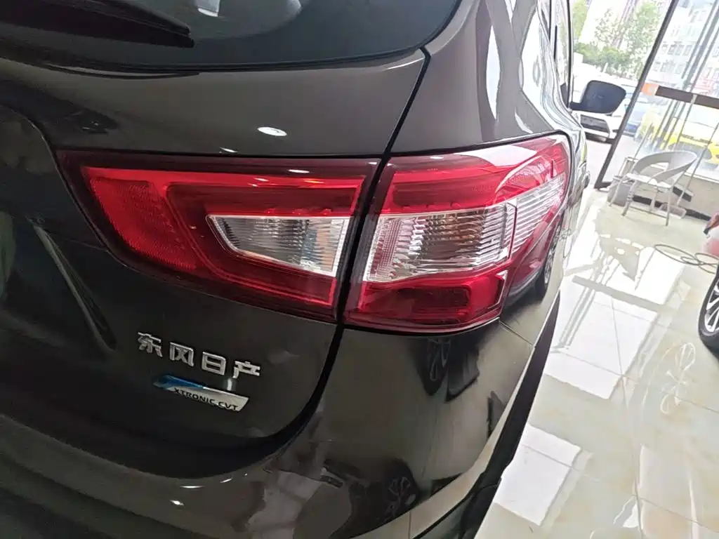 Nissan Qashqai — миниатюра 8