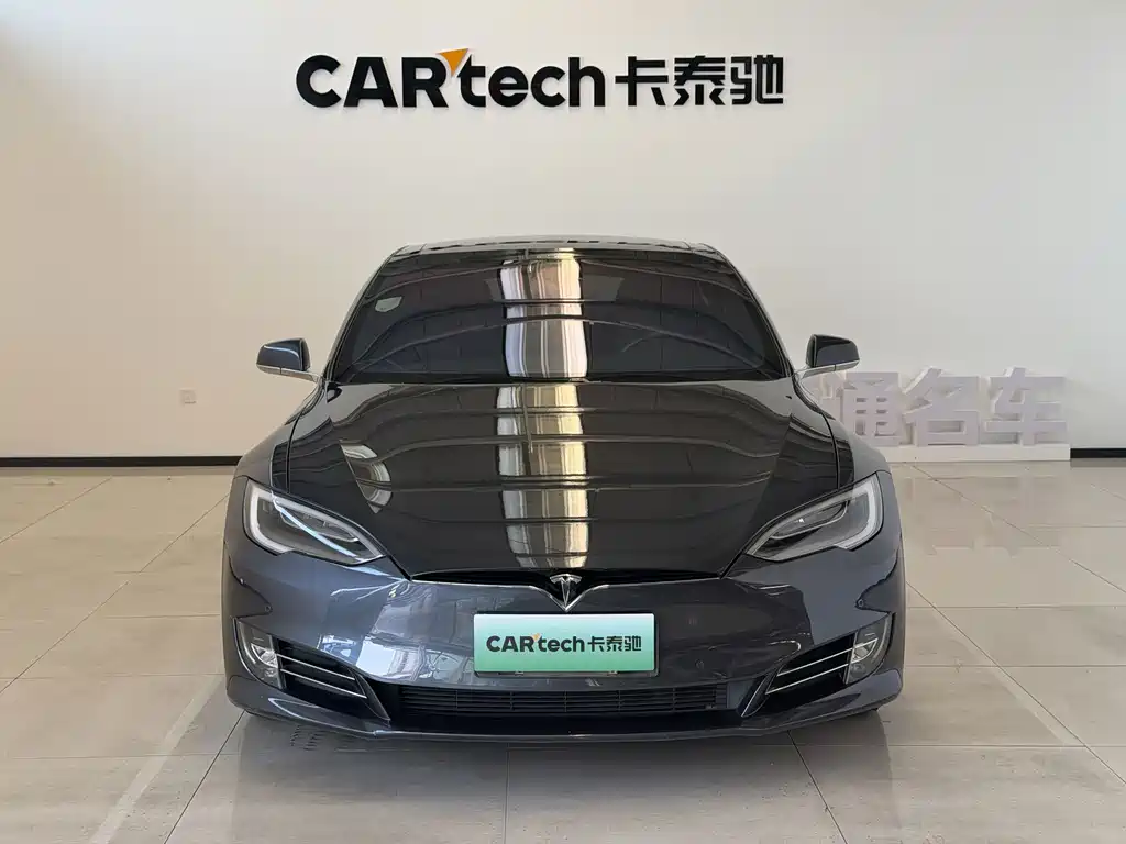 Tesla Model S — миниатюра 2