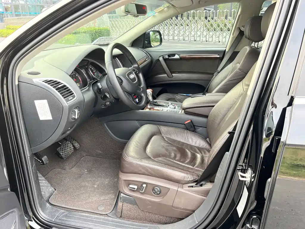 Audi Q7 — миниатюра 10