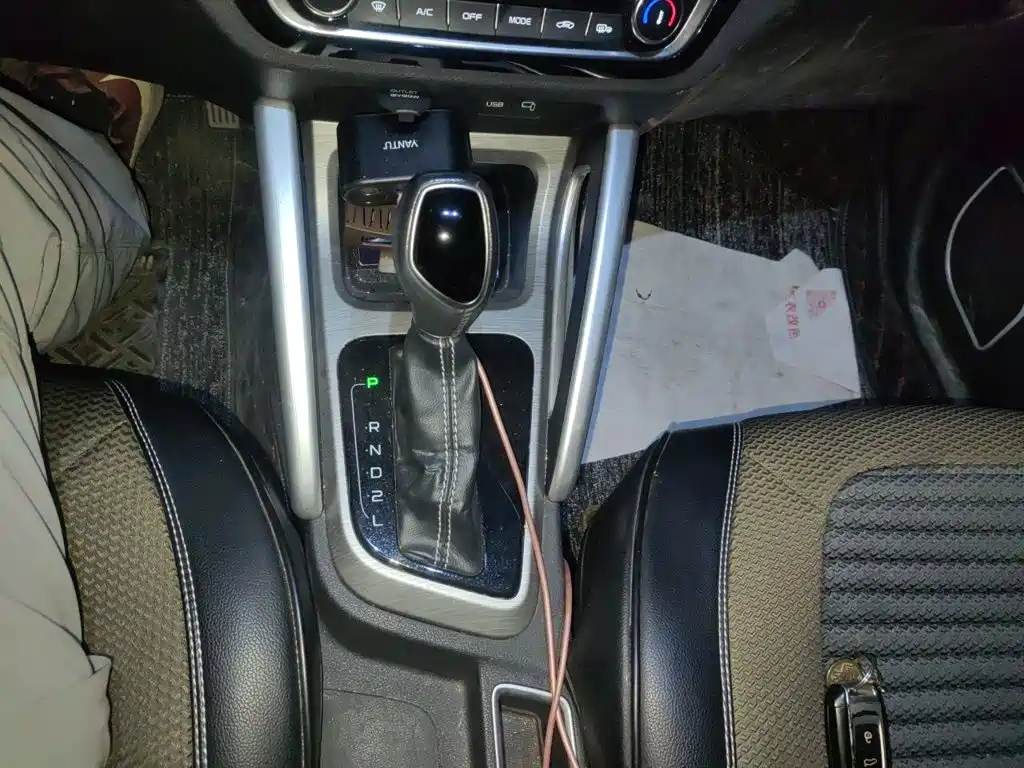 Geely Vision X3 — миниатюра 10